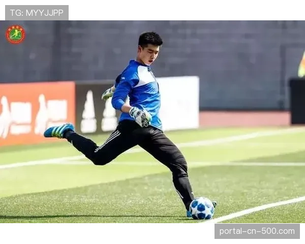 通讯：跟随记录一场大学联赛背后，从裁判组、记录员到球童的日常工作